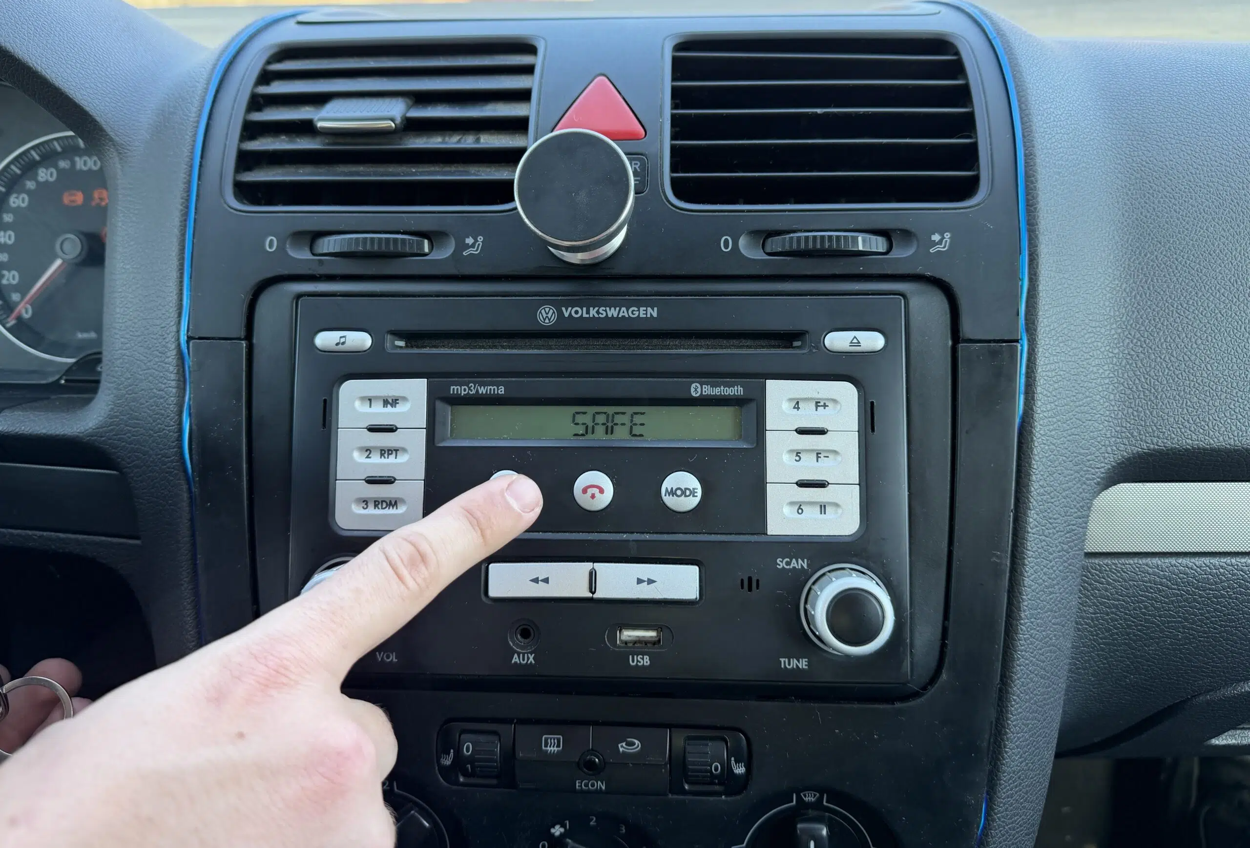 VW Golf Radio Safe Mode - Radio code generator