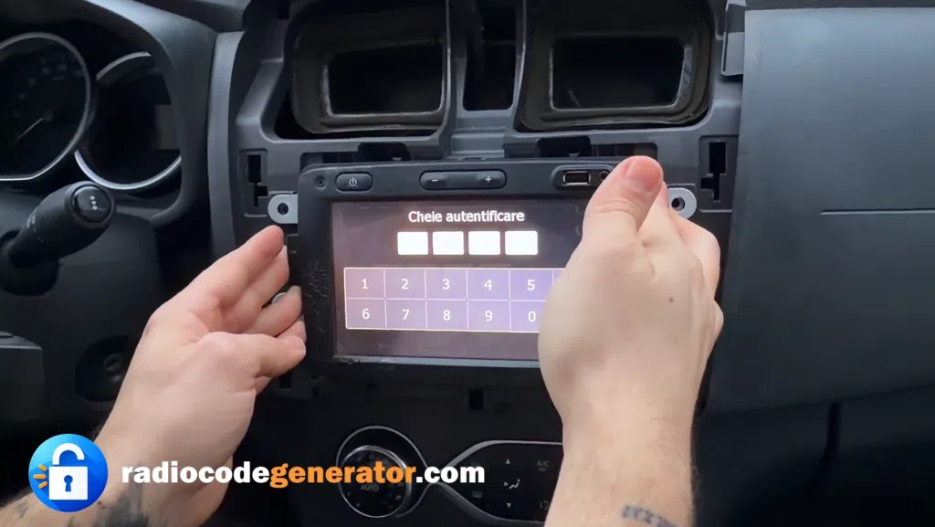 Dacia Renault radio multimedia unit blocat pe ecranul de autentificare, solicită cod PIN pentru deblocare