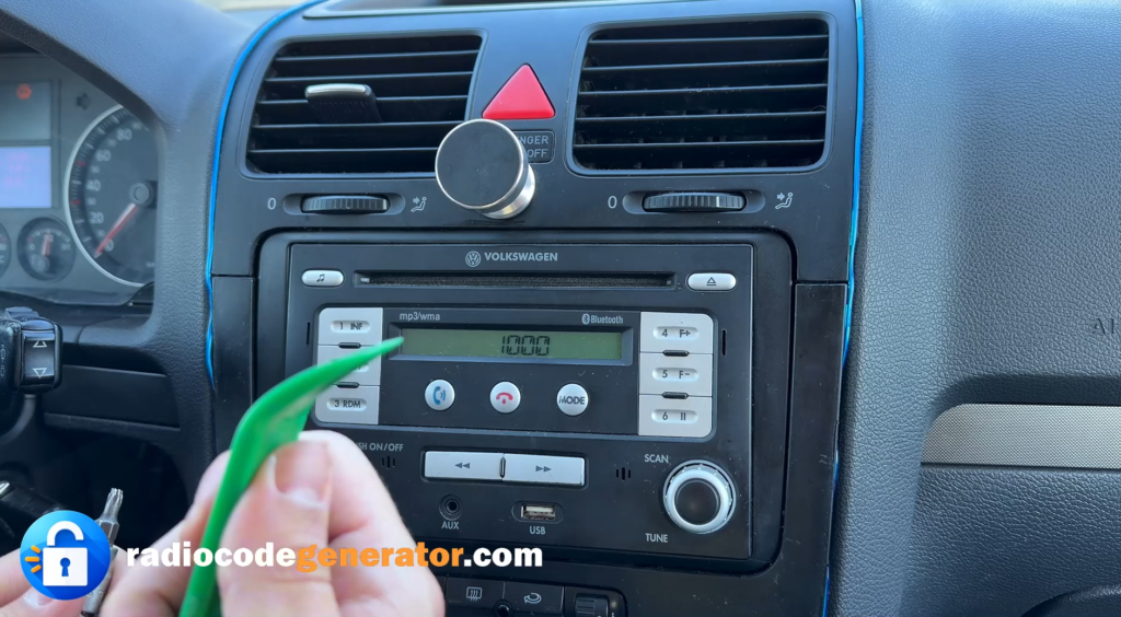 VW Golf 5 radio removal using plastic pry tools