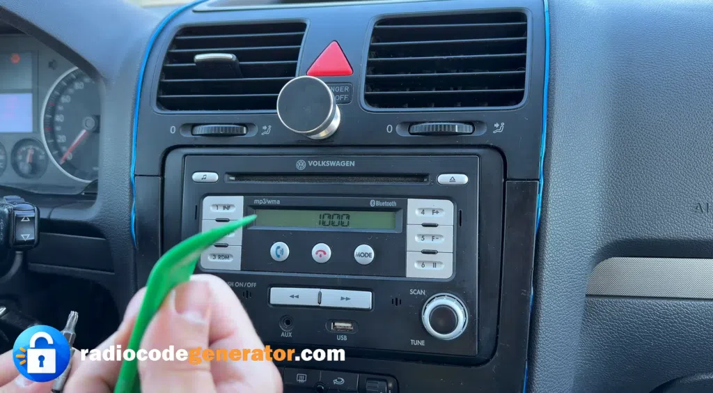 VW Golf 5 radio removal using plastic pry tools